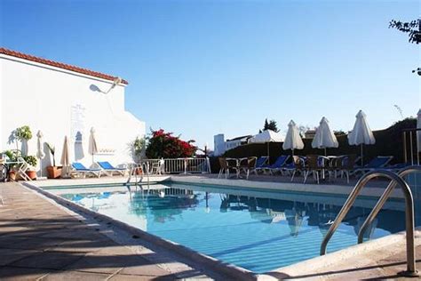 Bougainvillea Hotel Apartments .